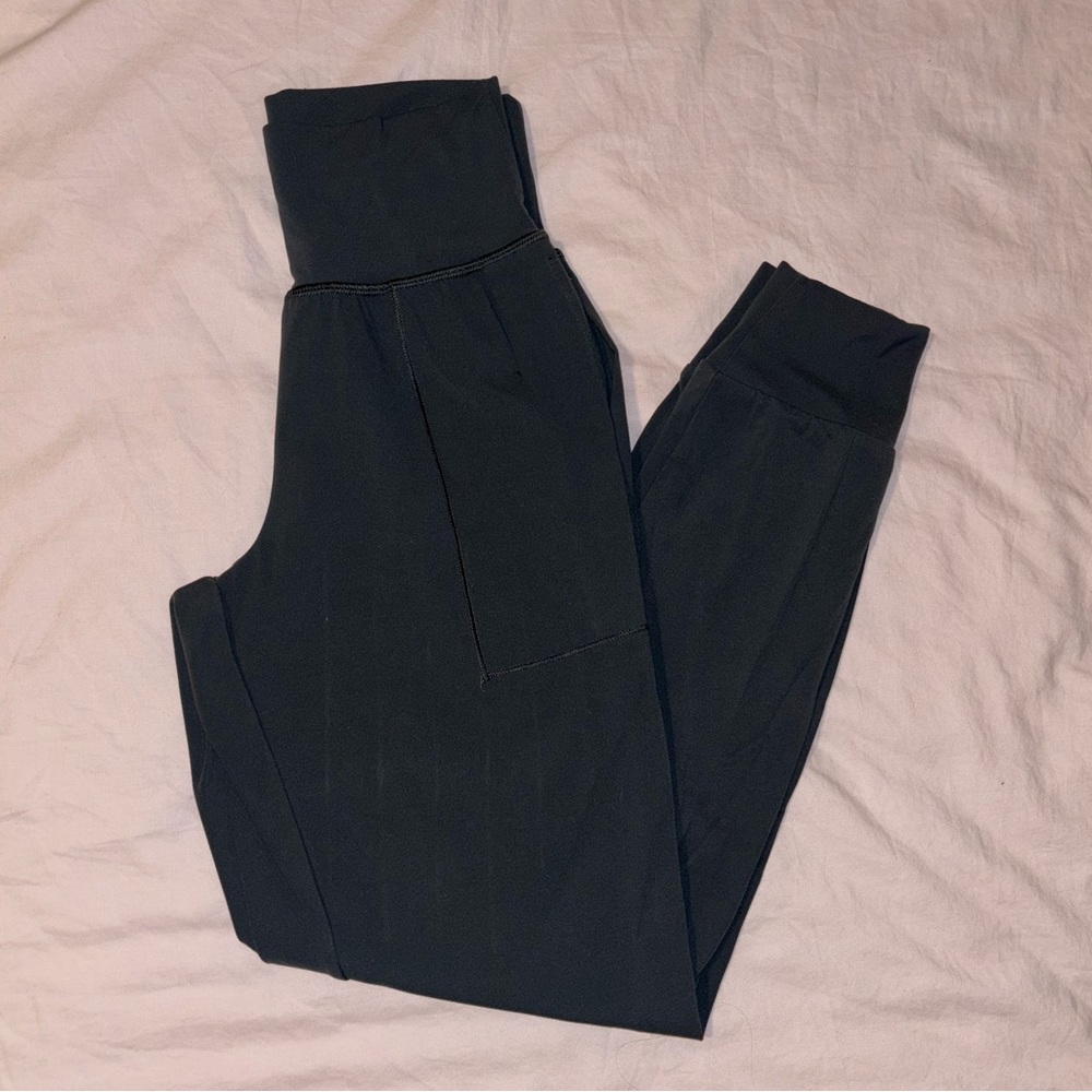 Athleta Salutation Jogger Women’s size xxs